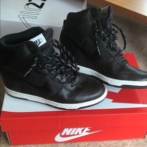 Nike wedge sneakers black size 6.5